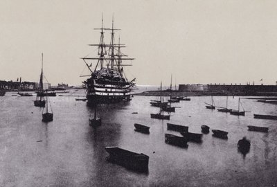 Vjezd do přístavu Portsmouth (černobílá fotografie) od English Photographer