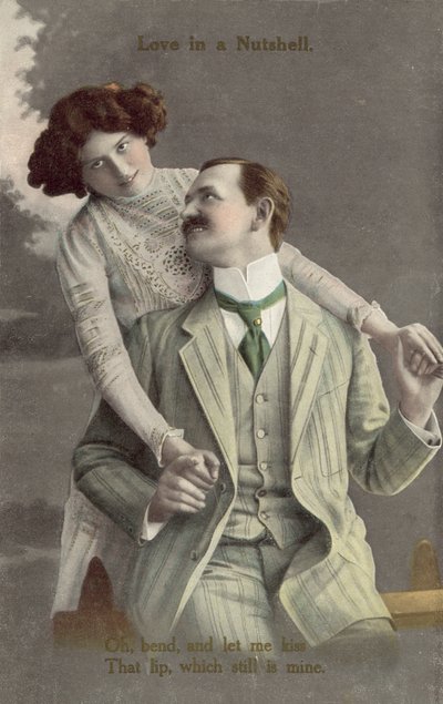 Módně oblečený pár, který se chystá políbit (barevná fotografie) od English Photographer
