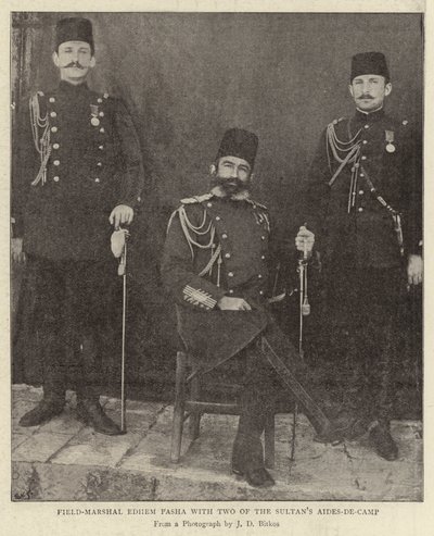 Polní maršál Edhem Pasha se dvěma ze sultánů Aides-de-Camp od English Photographer
