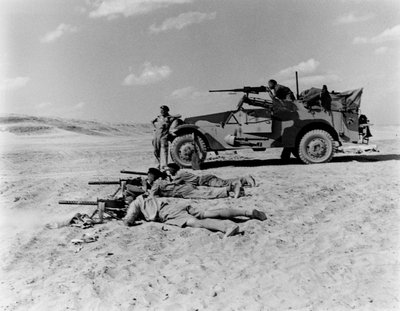 Místní ochrana Fitters, z alba sestaveného majorem W H J Sale, 1943 od English Photographer