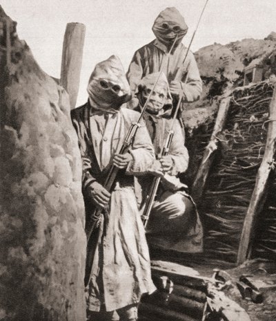 Francouzští pěšáci během první světové války nosili respirátory, které je chránily před německým jedovatým plynem, z The Illustrated War News, 1915 od English Photographer