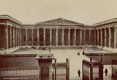 Čelní pohled na Britské muzeum od English Photographer