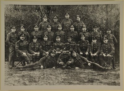 Skupinový portrét, možná Leicester Royal Horse Artillery, 1914-15 od English Photographer