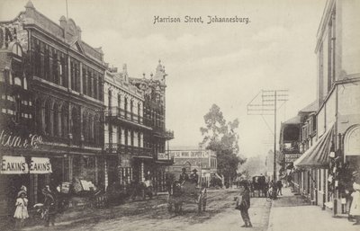Harrison Street, Johannesburg (černobílá fotografie) od English Photographer