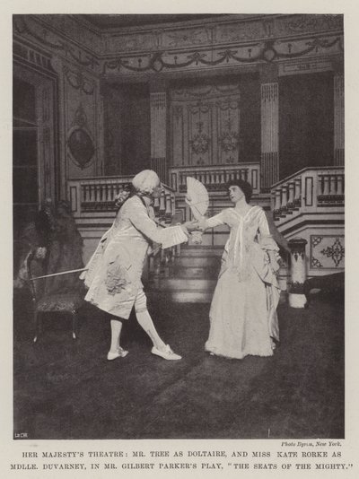 Divadlo Jejího Veličenstva, pan Tree jako Doltaire a slečna Kate Rorke jako mademoiselle Duvarneyová ve hře pana Gilberta Parkerse, The Seats of the Mighty od English Photographer