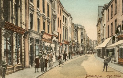 High Street, Barnstaple, Devon (černobílá fotografie) od English Photographer