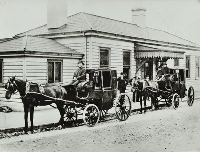 Kabiny tažené koňmi na nádraží Westbourne Park, 1885 od English Photographer