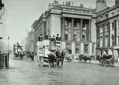 Koňské autobusy ve Waterloo Place, 1895 od English Photographer
