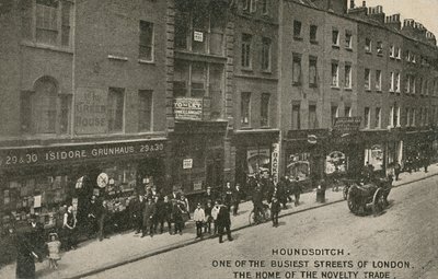 Houndsditch, jedna z nejrušnějších ulic Londýna, domov obchodu s novinkami, Londýn od English Photographer