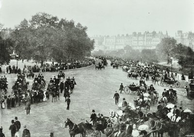 Hyde Park Corner, Westminster LB: Hyde Park Corner s výhledem na Park Lane, 1896 od English Photographer