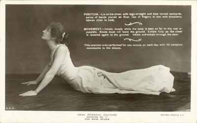 Ideální tělesná kultura, Cvičení č. 17, Pro slabé páteře (čb fotografie) od English Photographer