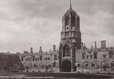V Tom Quadrangle Christ Church, Oxford od English Photographer