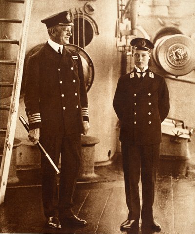 Král Edward VIII jako Praporčík v H.M.S. Hindustan, 1910 od English Photographer