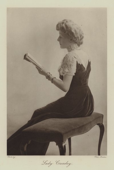 Lady Crossley (čb fotografie) od English Photographer