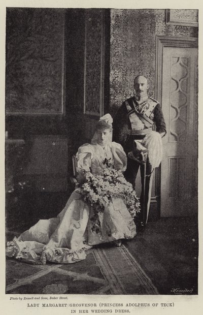 Lady Margaret Grosvenor (princezna Adolphus z Tecku) ve svých svatebních šatech od English Photographer