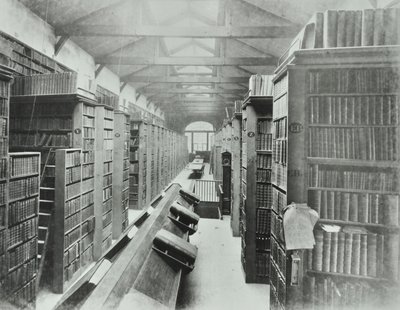 Knihovna, Sion College, Victoria Embankment, City of London, 1885 od English Photographer