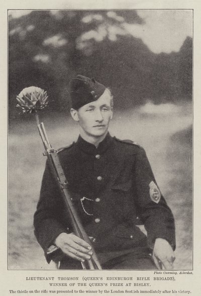 Poručík Thomson (Queens Edinburgh Rifle Brigade), vítěz Queens Prize v Bisley od English Photographer