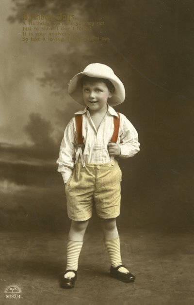Malý chlapec v červených rovnátkách (barva litho) od English Photographer