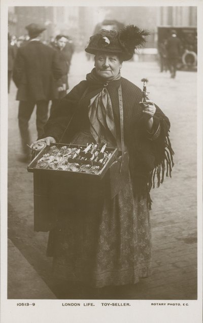 Londýnský život, prodejce hraček od English Photographer