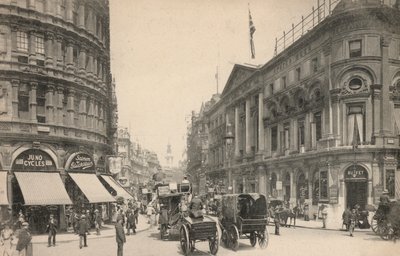 Londýn, Shaftesbury Avenue (černobílá fotografie) od English Photographer