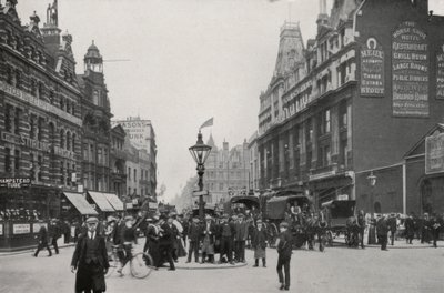 Londýn: Tottenham Court Road (černobílá fotografie) od English Photographer