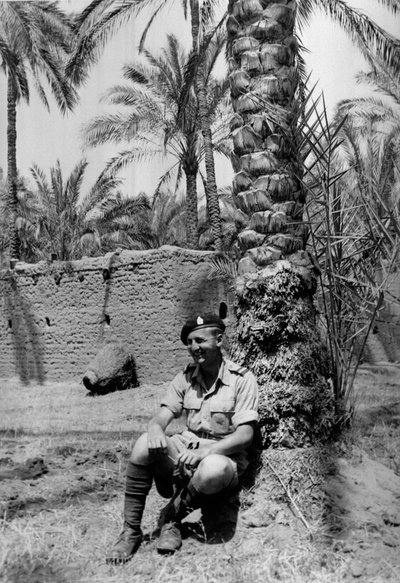 Louis Cohen, z alba sestaveného Majorem W H J Sale, 1943 od English Photographer