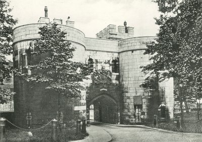 Middle Tower, Tower of London od English Photographer