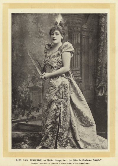 Slečna Amy Augarde, jako Mdlle Lange, v La Fille de Madame Angot od English Photographer