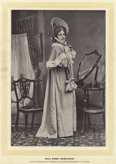Slečna Esme Beringer od English Photographer