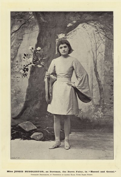 Slečna Jessie Huddlestonová jako Dewman, Jitřní víla, ve filmu Jeníček a Mařenka od English Photographer