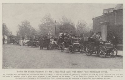 Ukázky motorových vozů v Autoklubu, start z Whitehall Court od English Photographer