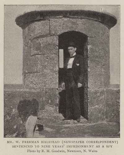 Pan W Freeman Halstead (korespondent novin) odsouzen k devíti letům vězení jako špión od English Photographer