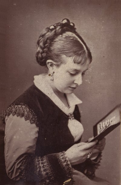 Nelly Power od English Photographer