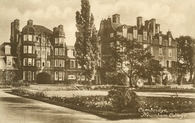 Newnham College, Cambridge (černobílá fotografie) od English Photographer