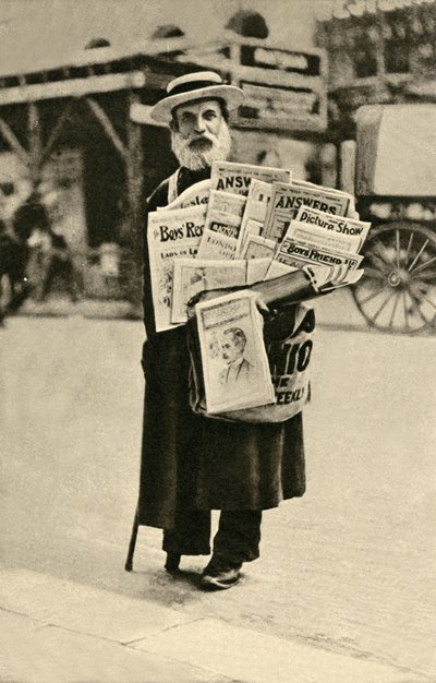 Prodejce novin (černobílá fotografie) od English Photographer