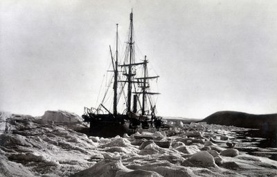 Severní pól:" Alert" uvízl u mysu Beechey, Robesonův kanál - in "Narrative of a voyage to the Polar See during 1875-76", G.S. Nares, ed. London od English Photographer