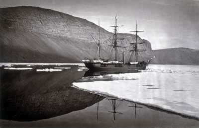 Severní pól: Zastaven u ledu u mysu Prescott - v „“ Vyprávění o plavbě k Polárnímu jezeru v letech 1875-76“, G.S. Nares, ed. Londýn od English Photographer