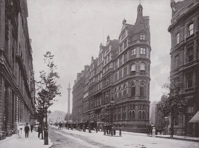 Northumberland Avenue s ústavním klubem od English Photographer