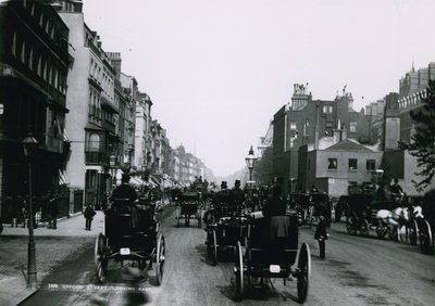 Oxford Street, Londýn, při pohledu na východ od English Photographer