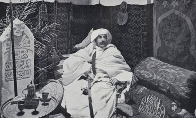 Pierre Loti ve své studii (černobílá fotografie) od English Photographer