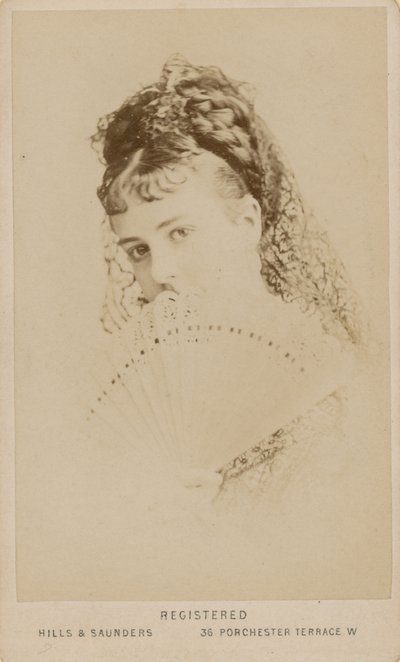 Portrét prostitutky Mabel Grayové od English Photographer