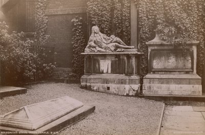 Pohlednice s hrobem Olivera Goldsmitha ve Vnitřním chrámu od English Photographer