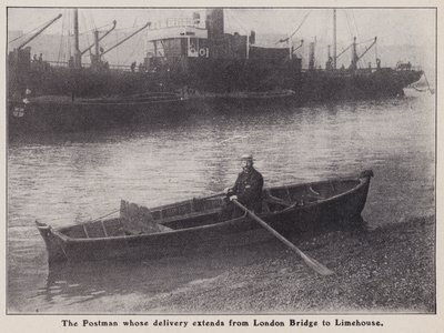 Pošťák, jehož dodávka sahá z London Bridge do Limehouse na lodi na řece Temži v Londýně (černobílá fotografie) od English Photographer