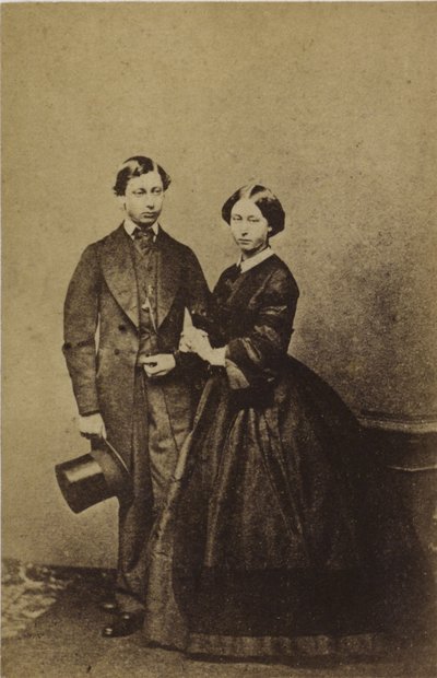 Princ z Walesu a princezna Alice (sépiová fotografie) od English Photographer