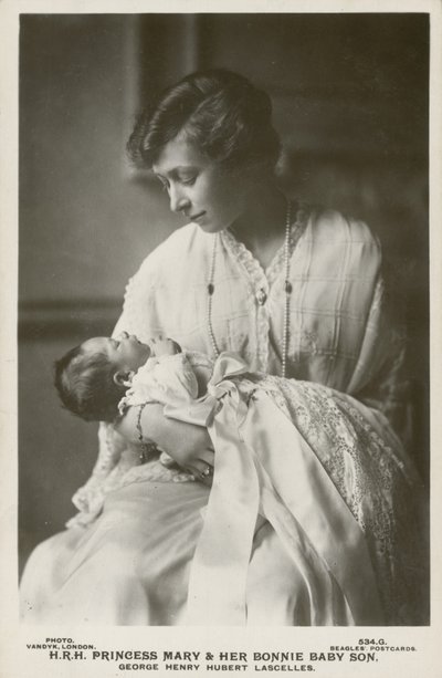 Princezna Mary, vikomtesa Lascelles, se svým nejstarším synem Georgem od English Photographer