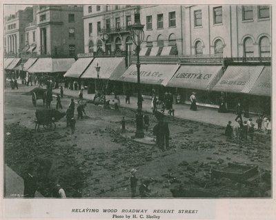 Překládání dřevěné vozovky Regent Street od English Photographer