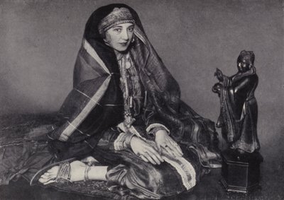Rosita Forbes (černobílá fotografie) od English Photographer