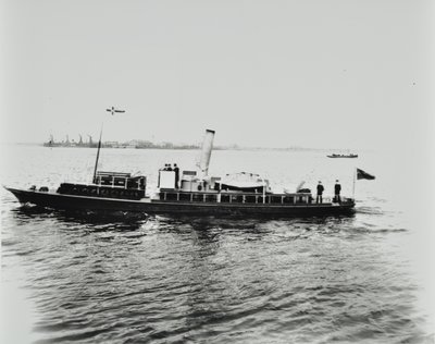 S.S. Beatrice, loď na Temži, 1898 od English Photographer