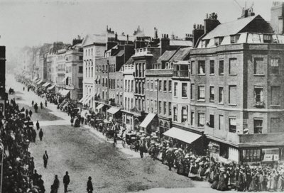Saint Jamess Street, Westminster LB: při pohledu na sever od Pall Mall, 1889 od English Photographer