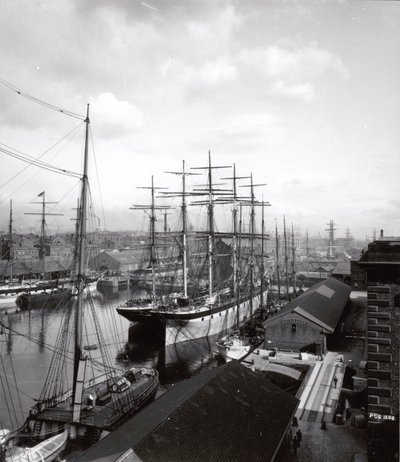 Salthouse Dock, Liverpool od English Photographer